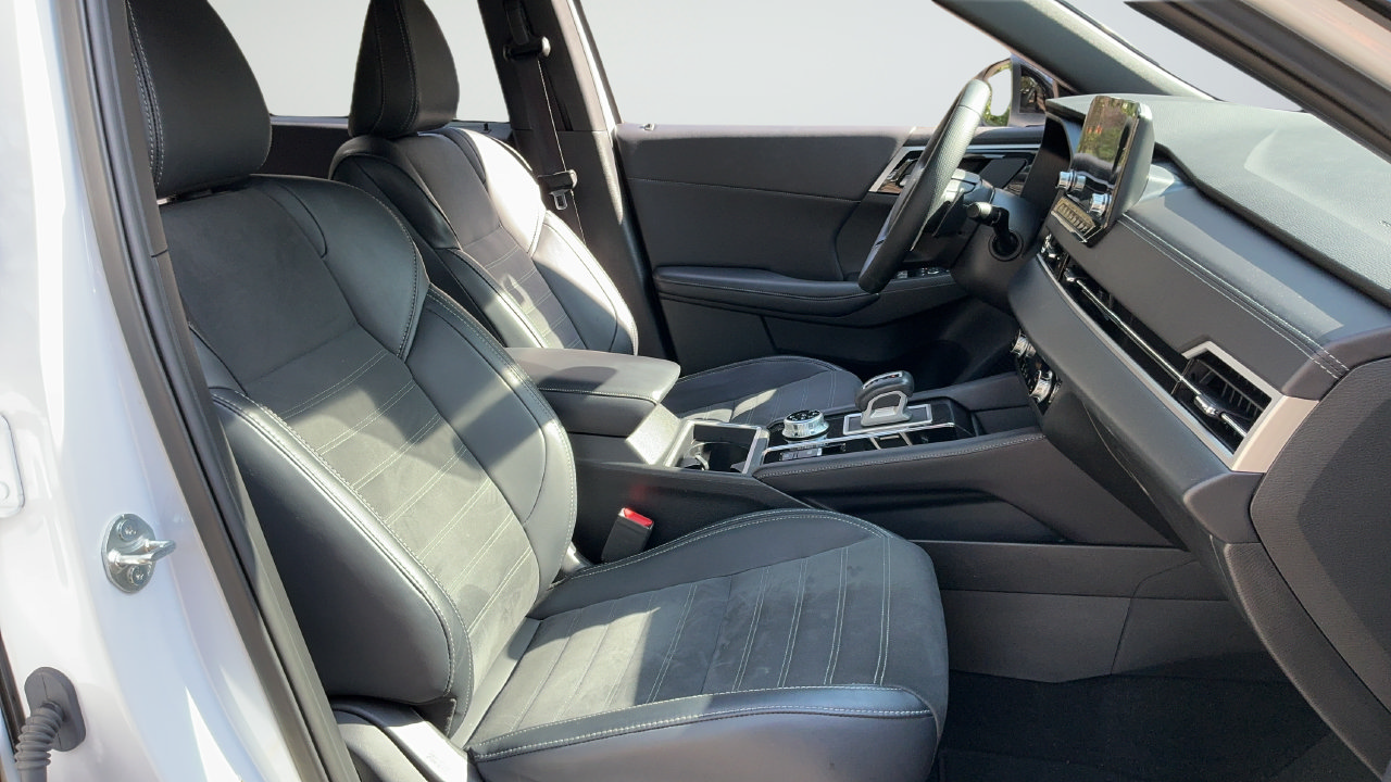 Used 2024 Mitsubishi Outlander SE Black Edition AWD/4WD image 19