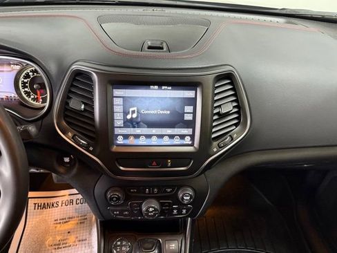 Certified 2022 Jeep Cherokee Trailhawk w/ Technology Group B image 29