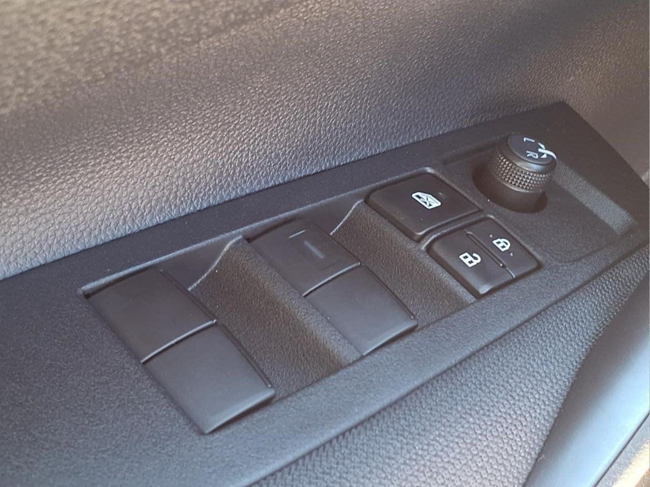 Used 2026 Toyota Corolla LE FWD image 25