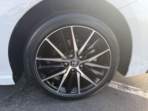 Used 2024 Toyota Camry SE w/ Convenience Package image 9