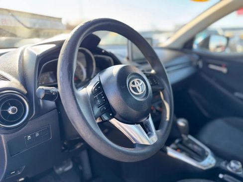 Used 2017 Toyota Yaris iA image 11