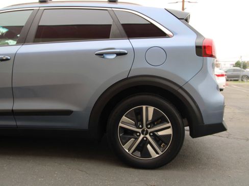 Used 2022 Kia Niro EX Premium image 35