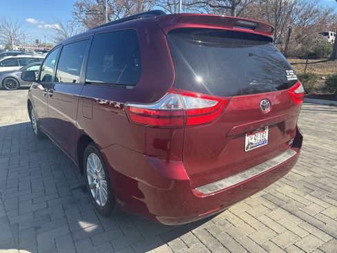 Used 2015 Toyota Sienna XLE w/ XLE Navigation Package image 6