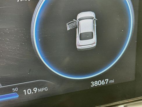Used 2024 Hyundai Elantra SEL FWD image 19