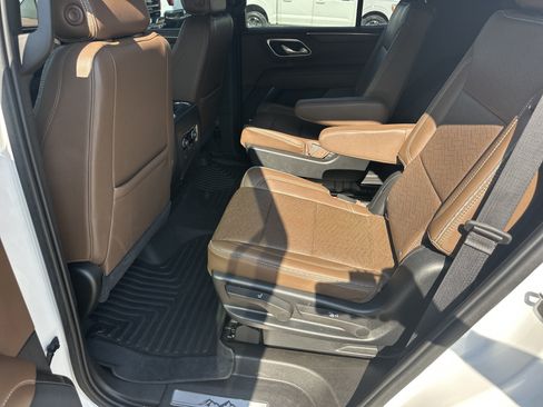 Used 2021 Chevrolet Tahoe High Country w/ Premium Package RWD image 23