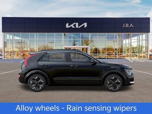 New 2025 Kia Niro Wave FWD image 8