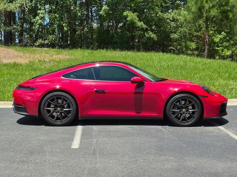 Certified 2025 Porsche 911 Carrera RWD image 25