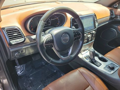 Used 2020 Jeep Grand Cherokee Overland AWD/4WD image 23