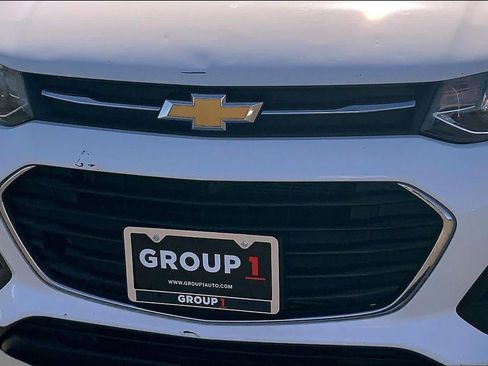 Used 2018 Chevrolet Trax LS FWD image 30