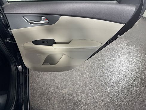 Used 2021 Kia Forte LXS FWD image 27