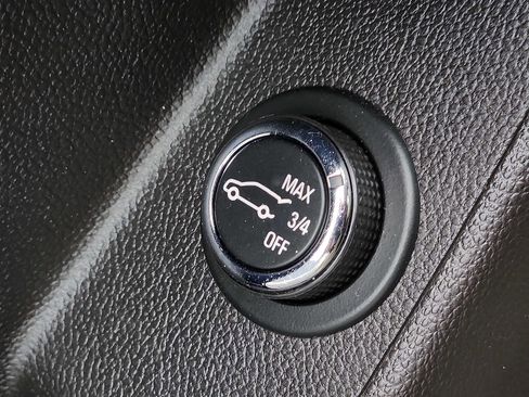 Used 2018 Chevrolet Traverse LT image 26