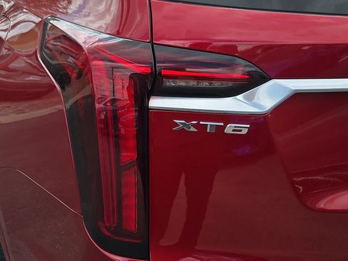 Used 2023 Cadillac XT6 Premium Luxury AWD/4WD image 9