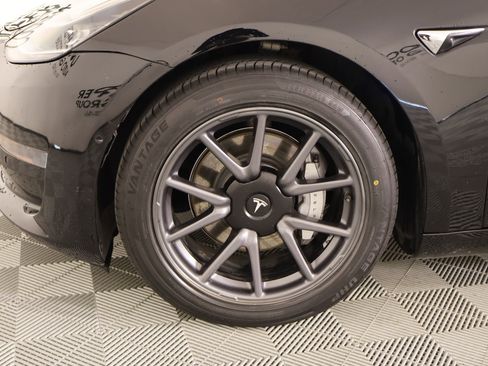Used 2019 Tesla Model 3 image 16