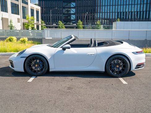 Used 2023 Porsche 911 Carrera RWD image 2