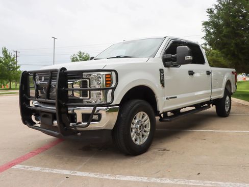 Used 2019 Ford F350 XLT w/ XLT Value Package AWD/4WD image 3