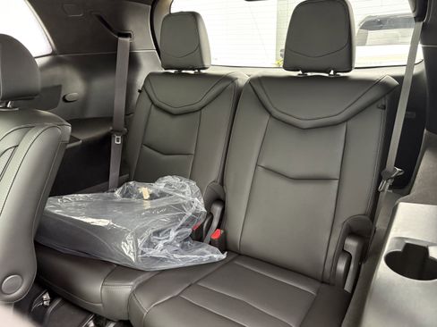 New 2025 Cadillac XT6 Sport w/ Technology Package image 13