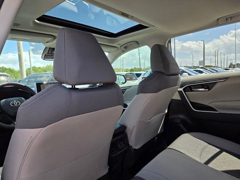 Used 2025 Toyota RAV4 XLE w/ Convenience Package image 19