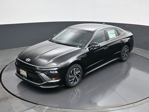New 2026 Hyundai Sonata Blue FWD image 13