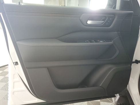 New 2026 Nissan Armada SL w/ Captain's Chari Seat Package image 28