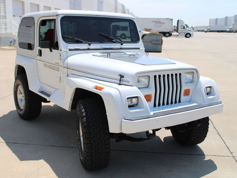 Used 1991 Jeep Wrangler Renegade AWD/4WD image 20