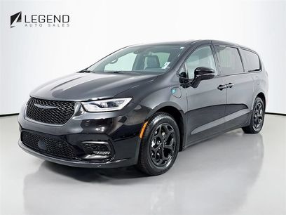 Used 2022 Chrysler Pacifica Limited w/ S Appearance Package