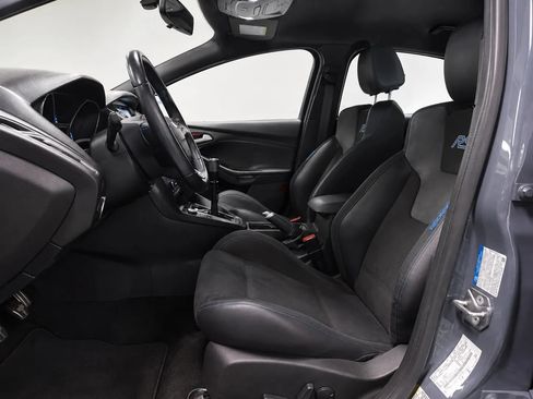 Used 2017 Ford Focus RS AWD/4WD image 9