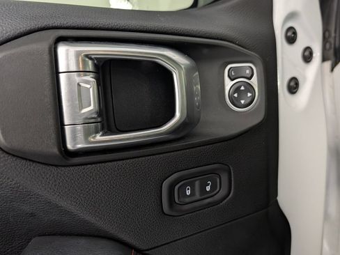 Used 2019 Jeep Wrangler Unlimited Rubicon AWD/4WD image 25