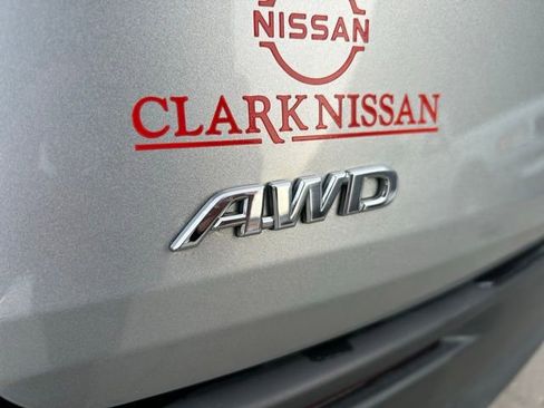 Used 2021 Toyota Sienna XLE image 9