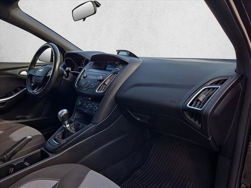 Used 2018 Ford Focus ST FWD image 19
