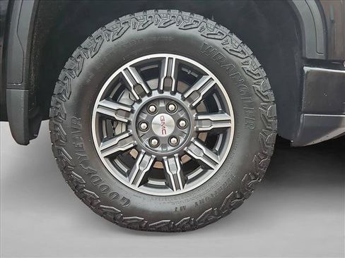 Used 2024 GMC Sierra 1500 AT4 w/ Technology Package AWD/4WD image 22