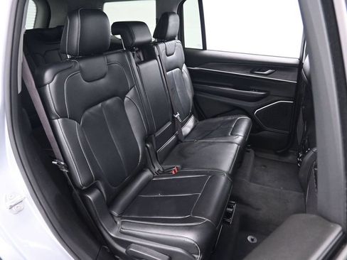 Used 2021 Jeep Grand Cherokee L Limited AWD/4WD image 19