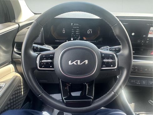 Used 2026 Kia Carnival FWD image 14