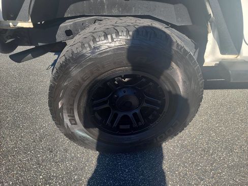 Used 2013 Jeep Wrangler Unlimited Sport image 8