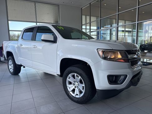 Used 2019 Chevrolet Colorado LT w/ LT Convenience Package image 3