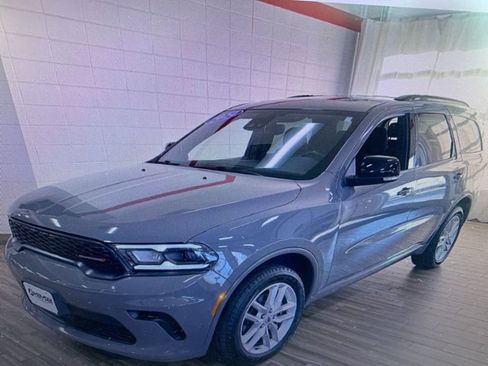 Used 2024 Dodge Durango GT image 2
