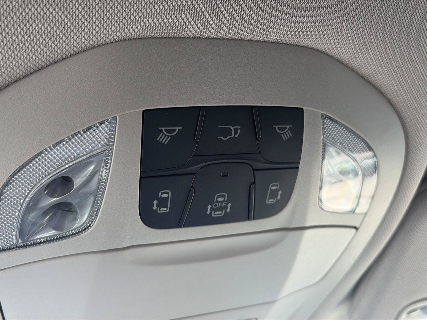 Used 2024 Chrysler Pacifica Touring-L FWD image 26