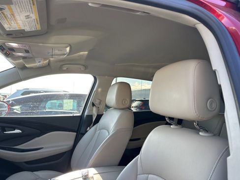 Used 2020 Buick Envision Essence AWD/4WD image 5