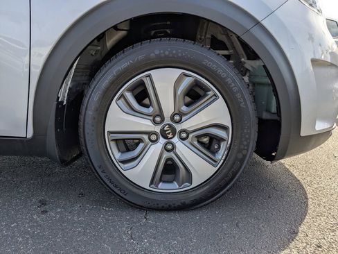 Used 2018 Kia Niro FE image 11