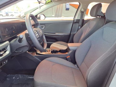 Used 2025 Kia K4 LXS FWD image 18