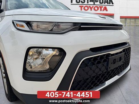 Used 2021 Kia Soul LX FWD image 26
