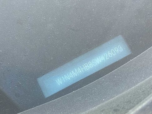 Used 2025 Mercedes-Benz GLB 250 GLB 250 4D Sport Utility 4MATI image 3