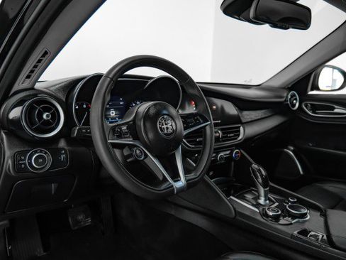 Used 2019 Alfa Romeo Giulia w/ Quick Order Package 22K Sport image 13