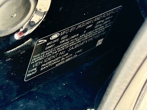 Used 2023 Jaguar XF SE image 43