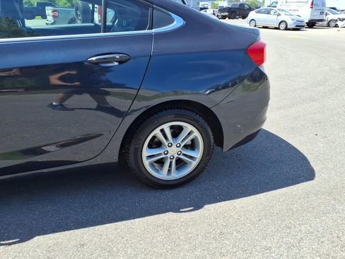 Used 2016 Chevrolet Cruze LT w/ Convenience Package FWD image 5