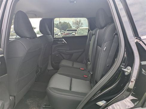 New 2026 Mitsubishi Outlander ES image 11