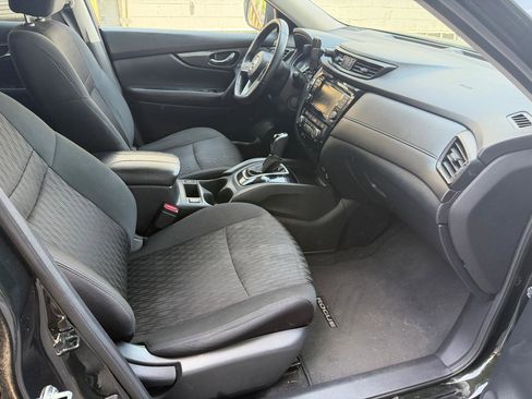 Used 2020 Nissan Rogue SV FWD image 5
