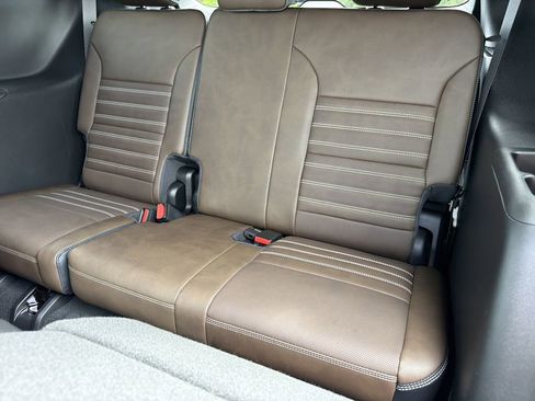 New 2026 GMC Acadia Denali Ultimate w/ LPO, Floor Liner Package AWD/4WD image 17