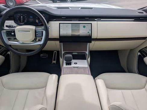 Used 2025 Land Rover Range Rover Long Wheelbase SE AWD/4WD image 14
