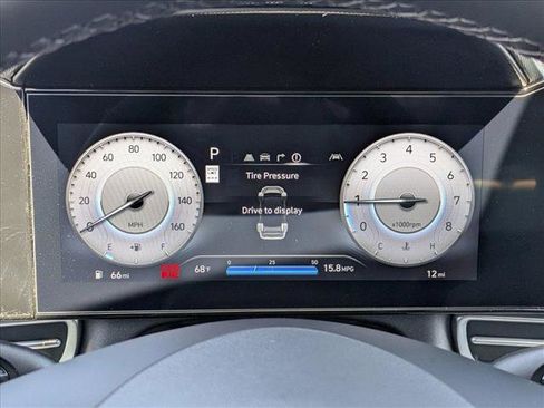 New 2025 Hyundai Elantra Limited image 11