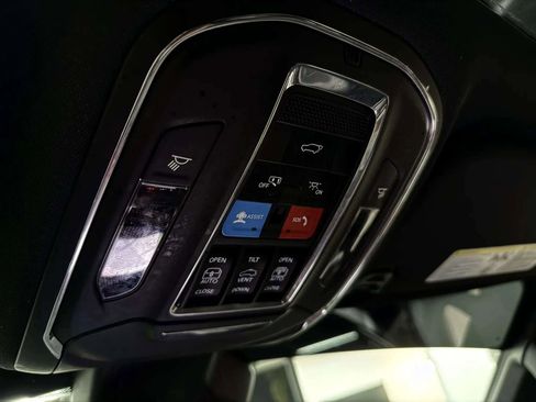 Used 2024 Jeep Wagoneer L Series II w/ Convenience Group I image 24